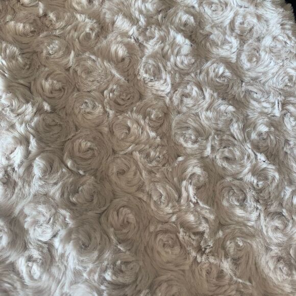 NWT Loft Rosebud Furry Infinity Scarf - Picture 3 of 6